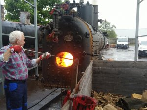 Repair of steam engine called "Rezét"