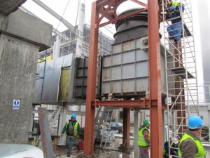 Mechanical and technological assembly works at a small power station