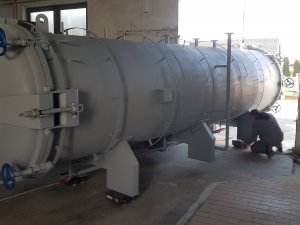 Installation of an autoclave