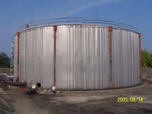 Periodic inspection of a mazut storage tank