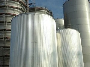 Manufacturing of insulation holding flanges for storage tanks