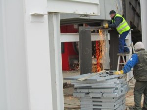 Mechanical and technological assembly works at a small power station