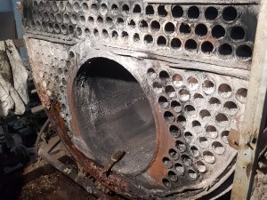 SB-180 típusú kazán teljes csőcseréje és mellső ajtajának javítása