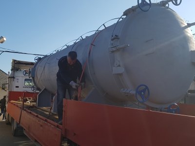 Installation of an autoclave