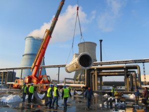 Mechanical and technological assembly works at a small power station