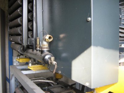Installation of air supply pipelines for a manufacturing hall