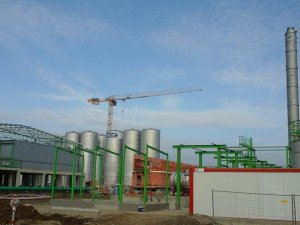 Manufacturing of insulation holding flanges for storage tanks