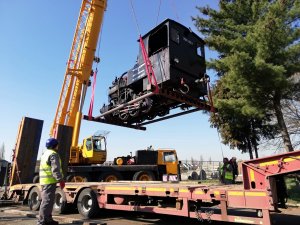 Repair of steam engine called "Zsuzsi"