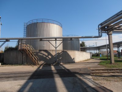 Cleaning of a mazut storage tank