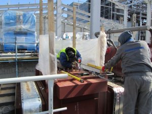 Mechanical and technological assembly works at a small power station